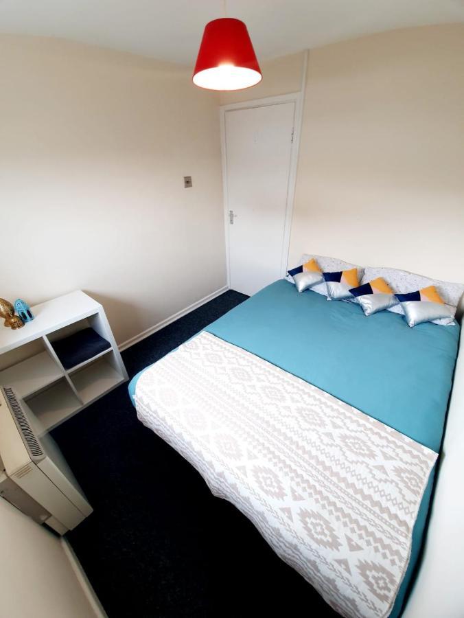 Rayleigh Town Centre 3 Bedroom Apartment Eksteriør bilde